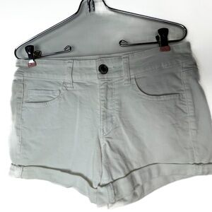 American Eagle Outfitters White Super Stretch Midi Shorts Size 6